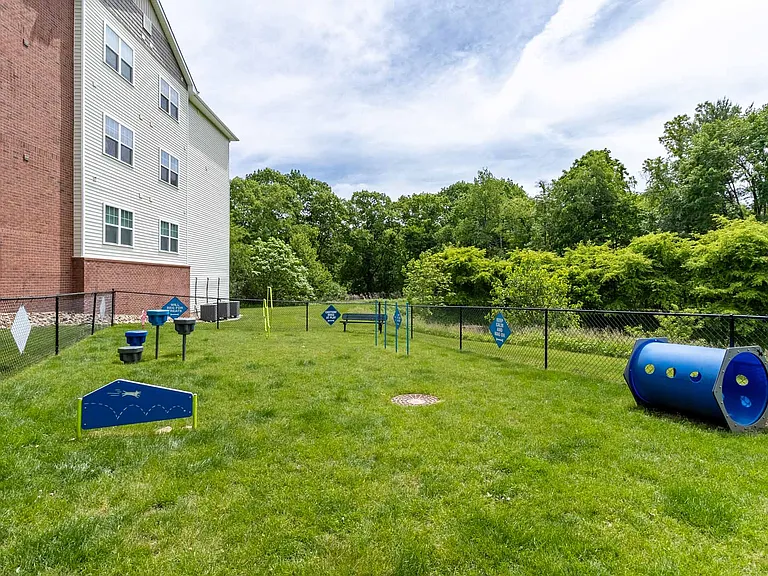 Marquis Place Apartment Homes — Photo 24