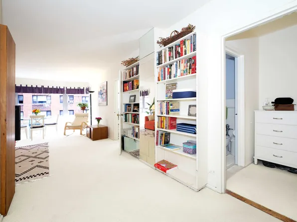 430 East 56th Street image 4 of 19