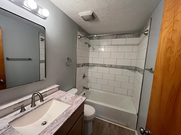 1005 Johnson St #6 — Photo 11