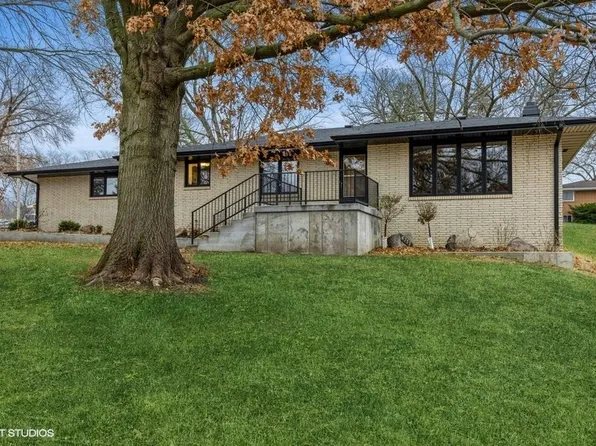 6755 NW Timberline Dr, Des Moines, IA 50313