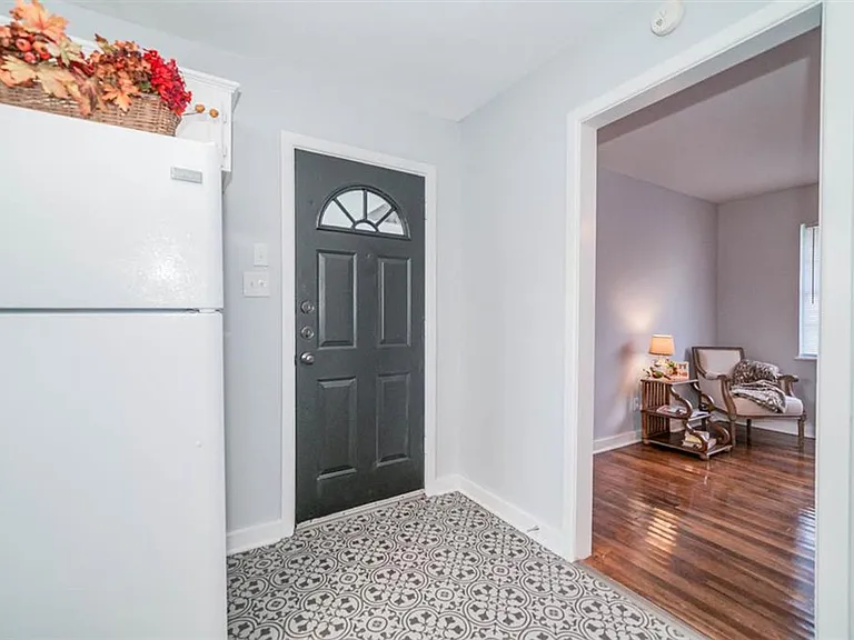 812 Glencrest Ln — Photo 14