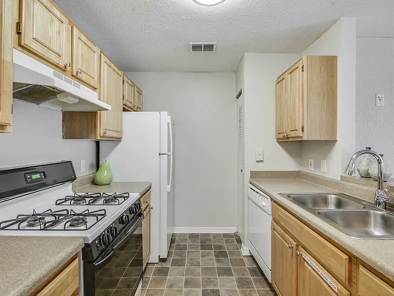 10237 Eastern Lake Ave — Photo 22