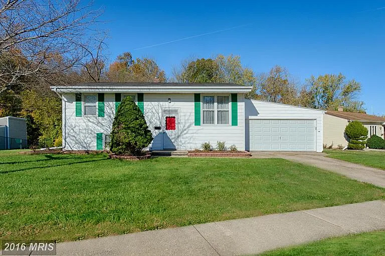 2320 Perry Ave photo 1