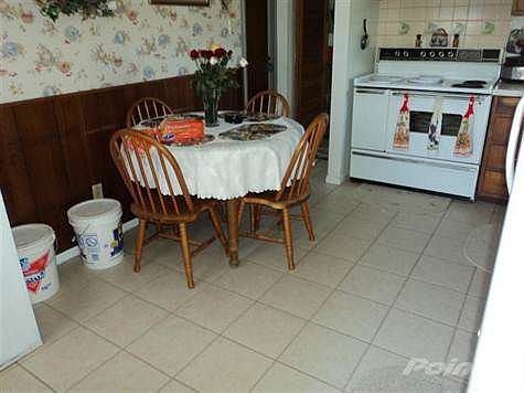 3rd image of 2453 Woodhill Dr