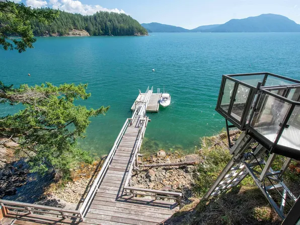 1010 Taki Terrace Si Rd, Sunshine Coast, BC V0N 1V0