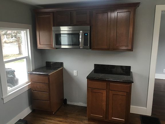 5th image of 1193 N Prairie St