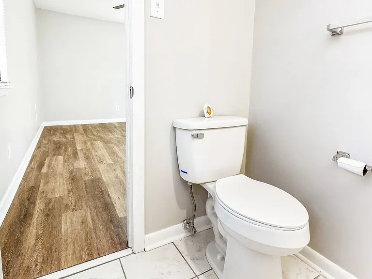 1089 Essex Pl — Photo 21