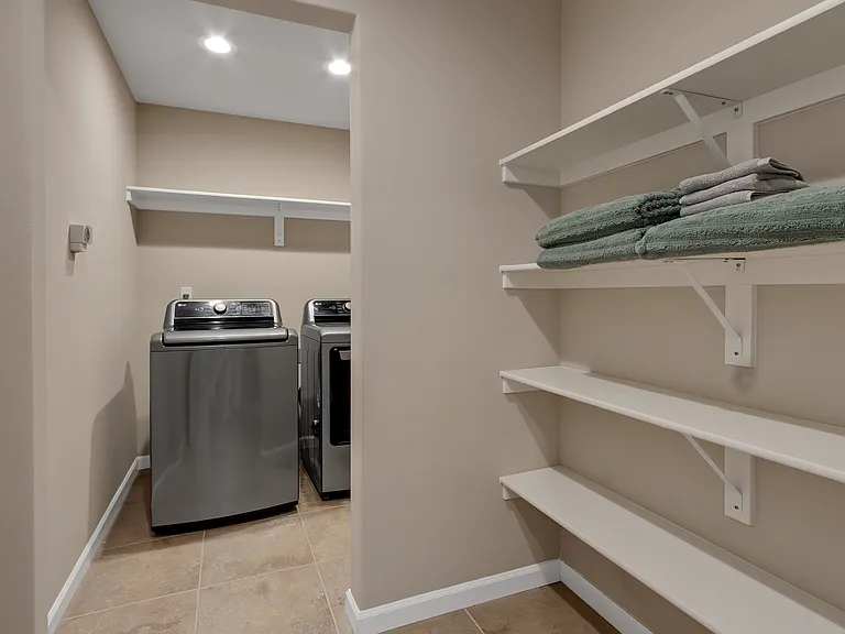 8905 Corona St NE — Photo 18