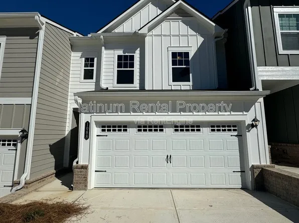 1088 Chastain Dr, Sugar Hill, GA 30518