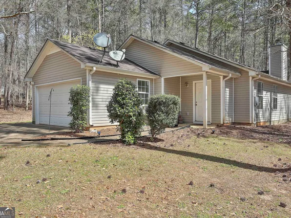 1109 Allen Rd, Grantville, GA 30220