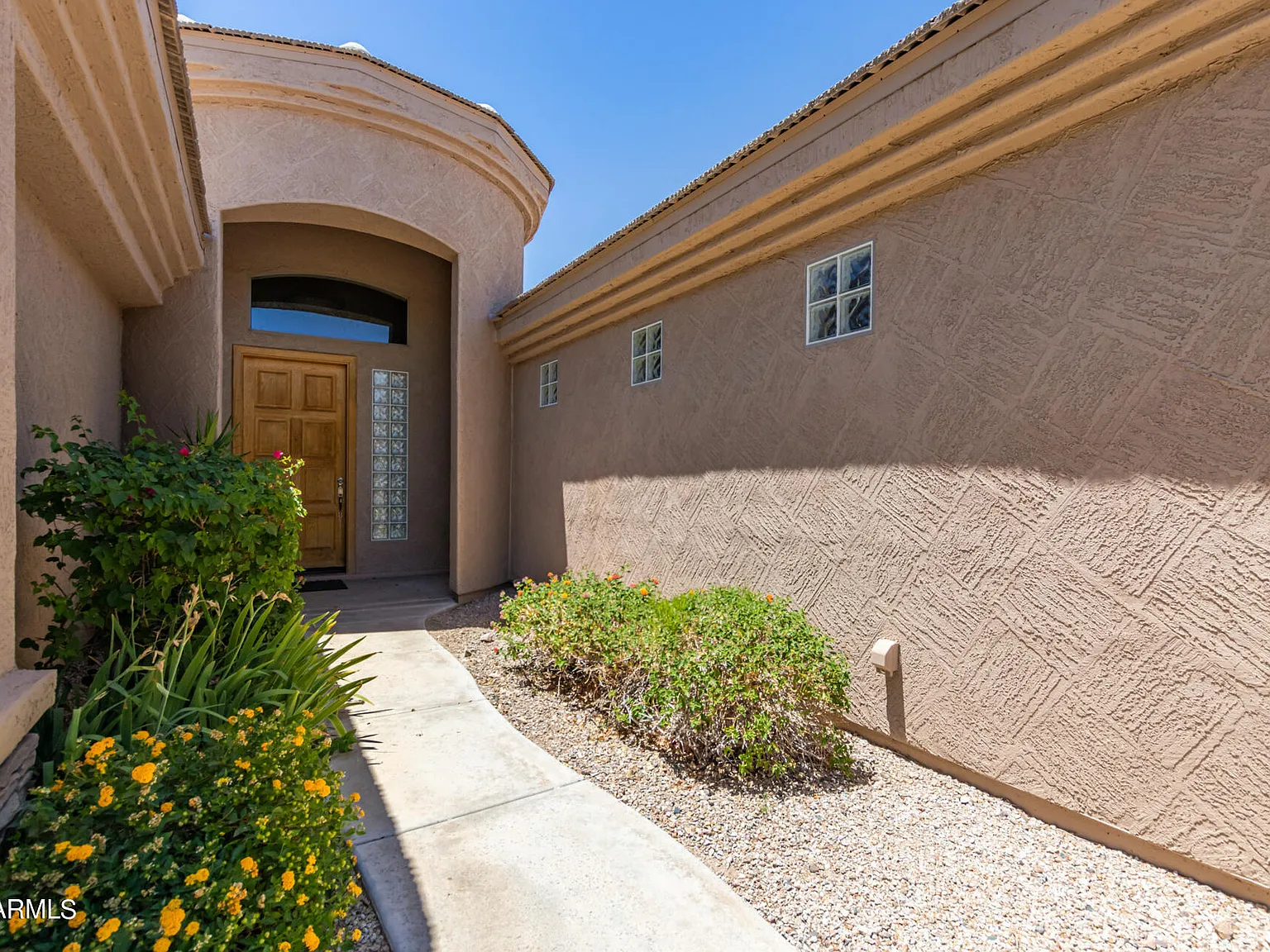 3 bed, 2.5 bath, 2821 sqft, $3,000 — Photo 4
