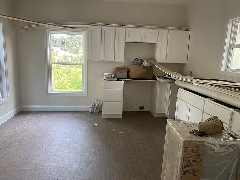 2222 W Bond St — Photo 23