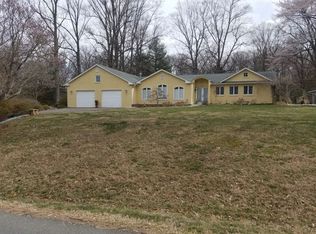 2601 Oak Valley Dr, Vienna, VA 22181