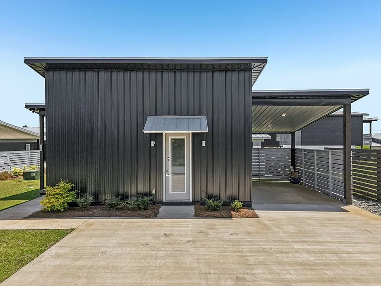 Cottage Court — Photo 2
