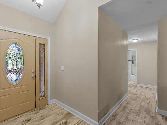 4th image of 391 Doctors Rd W