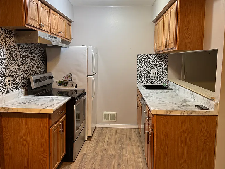 29165 Hayes Rd #15 — Photo 9