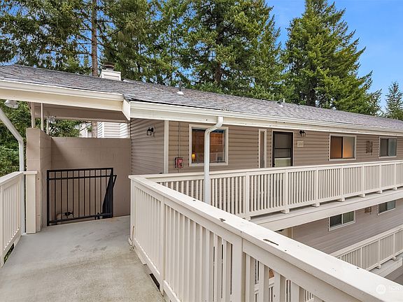 4th image of 14537 NE 40th Street #H301