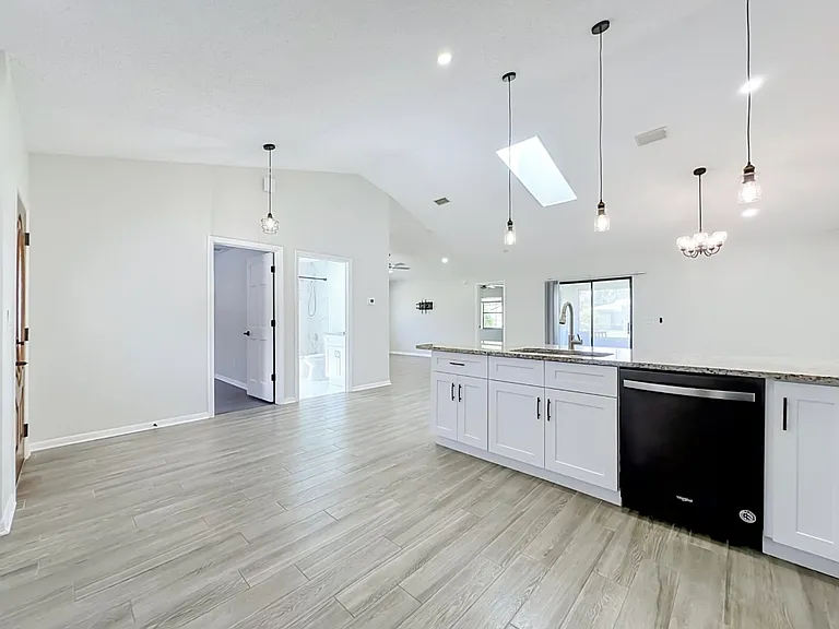 24 Filbert Ln — Photo 6