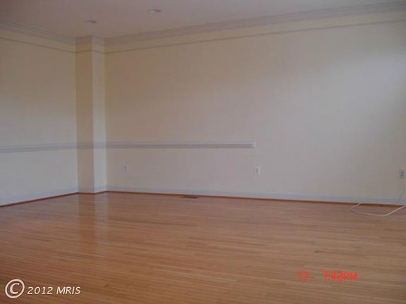 3rd image of 4081 Walnut Cove Cir