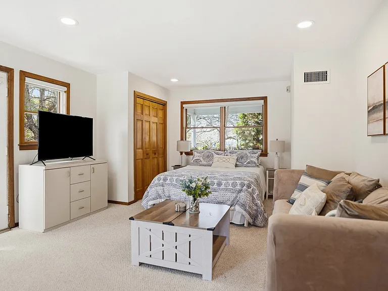 2 Old Mill Ln — Photo 18