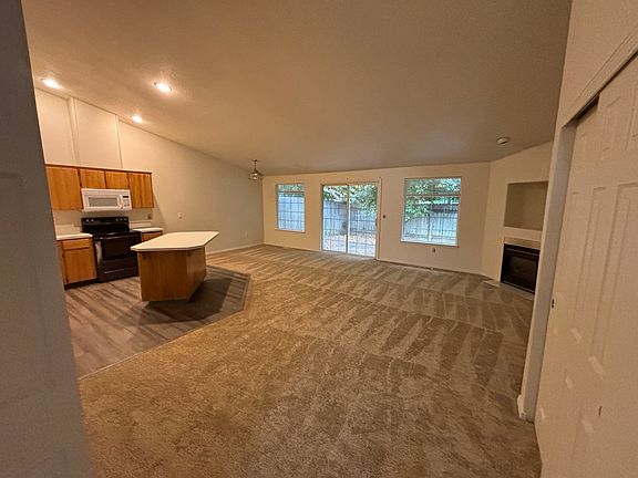2nd image of 8407 NE 55th St
