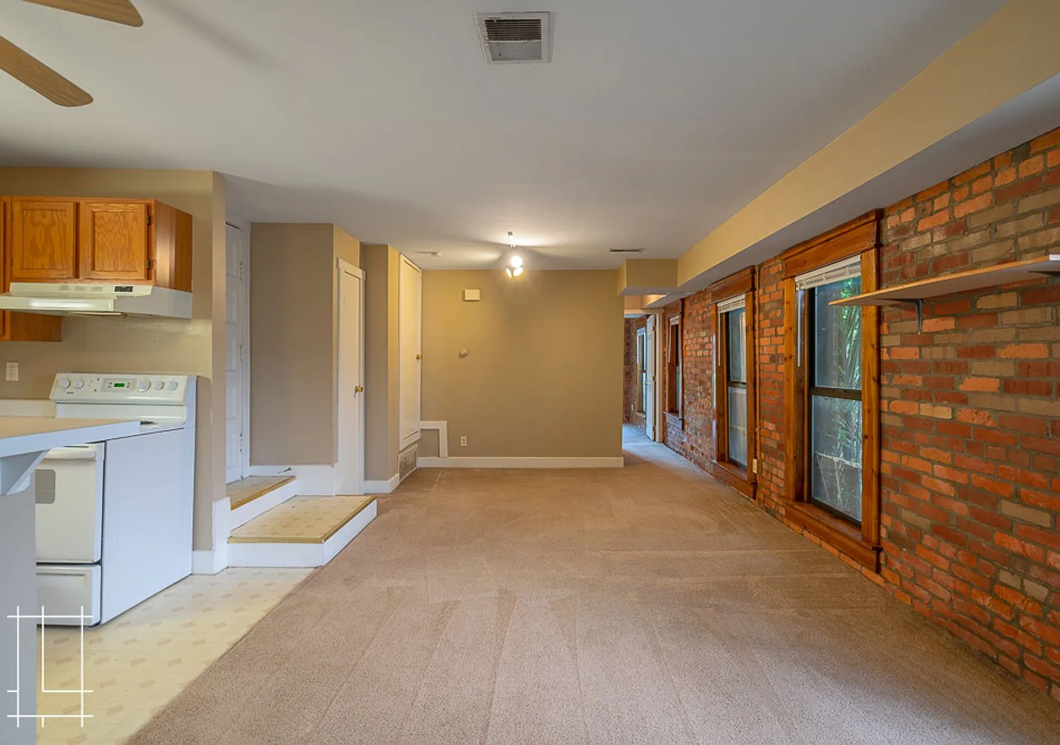 880 Hamlet St. — Photo 4