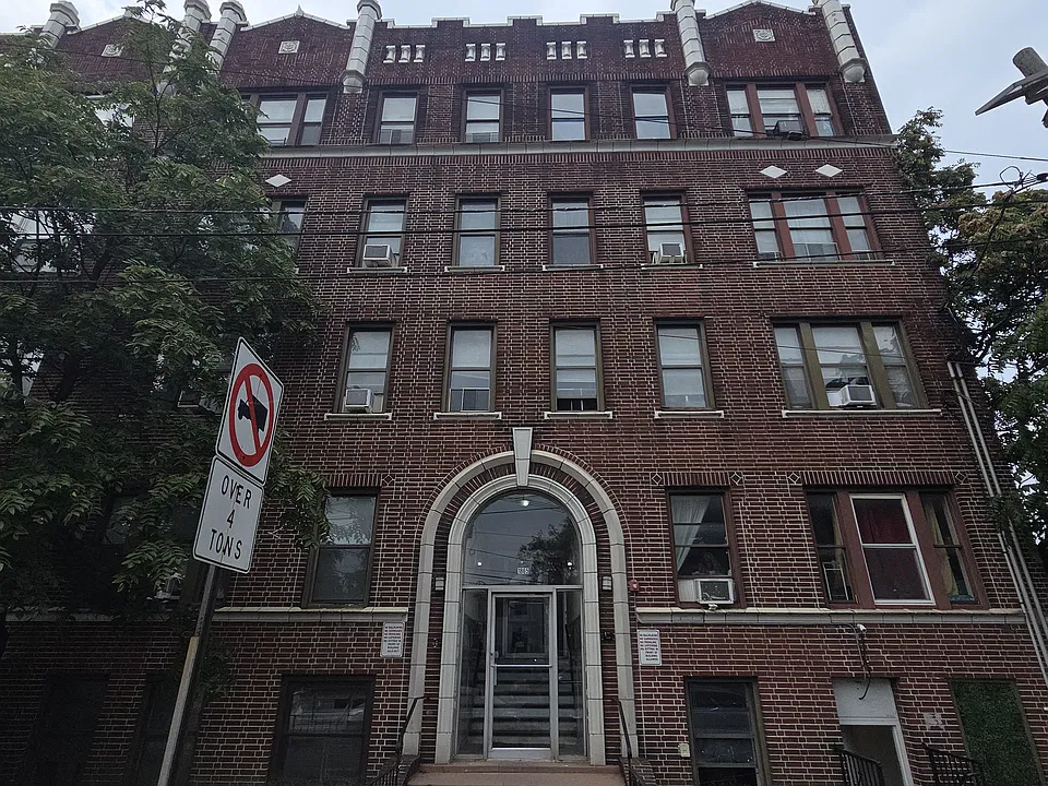 1865 Kennedy Blvd