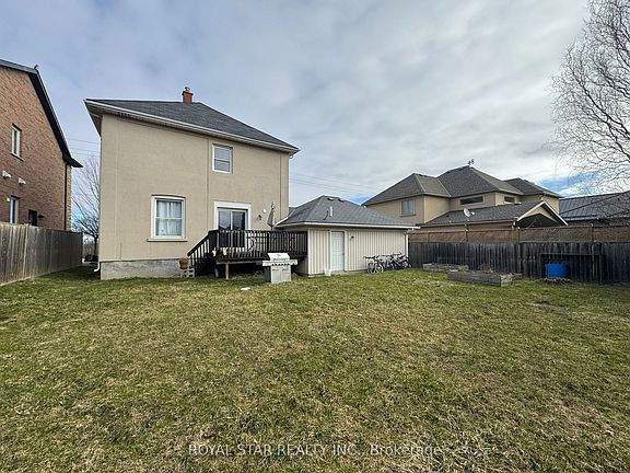 4th image of 323 Queenston Rd