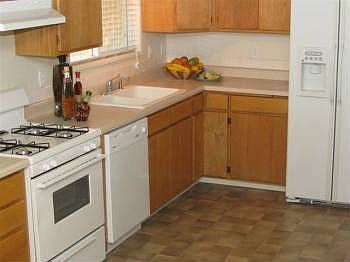2nd image of 401 35th St