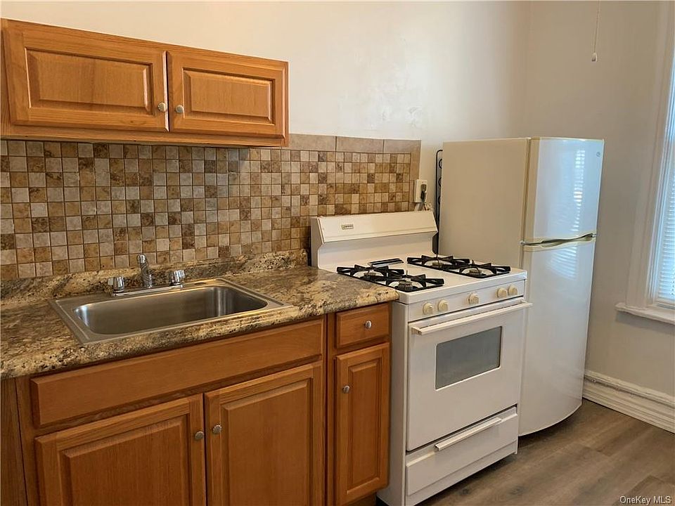 1st image of 998 McLean Ave #2