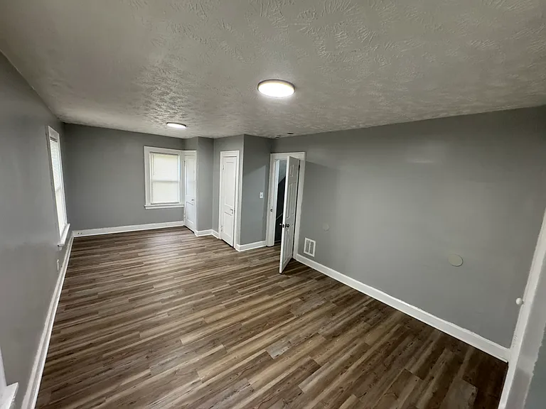 12701 Rexford Ave — Photo 12