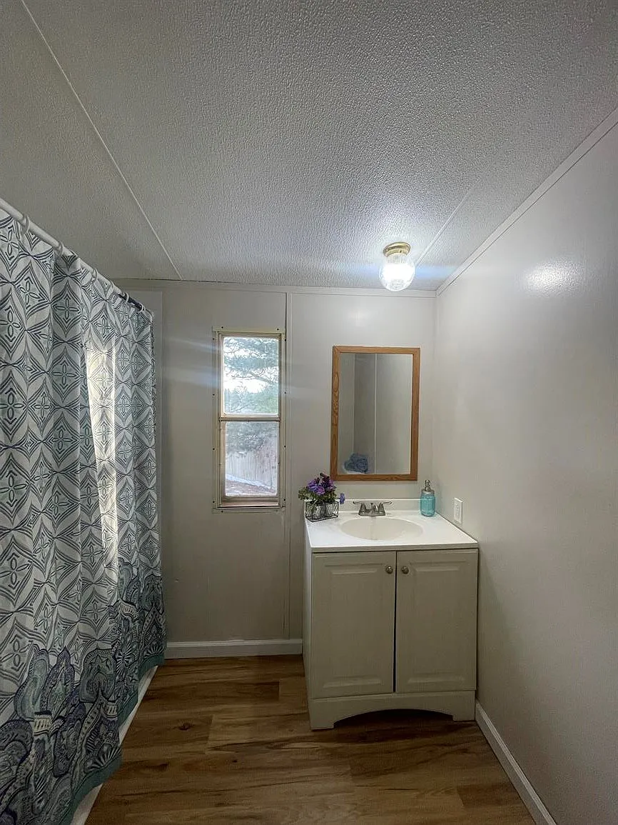 Building Photo - 105 White Pine Dr