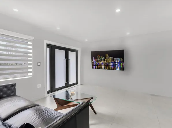 6551 SW 32nd St, Miami, FL 33155