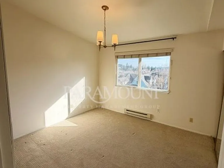 155 Myreboe St NE #10-J — Photo 13