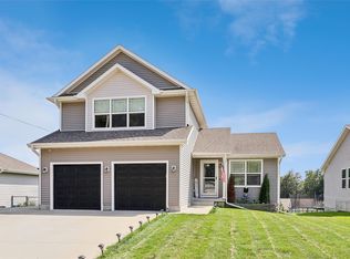 902 School Ave, Norwalk, IA 50211
