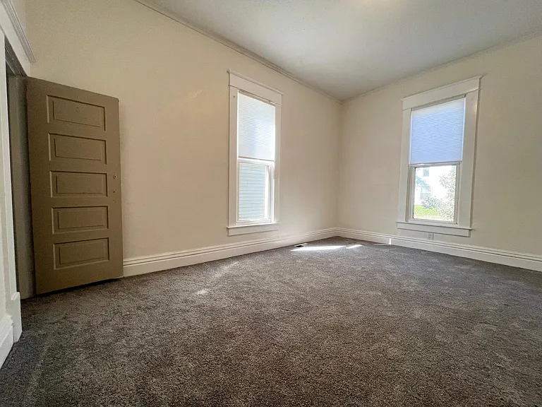 539 W Jefferson St — Photo 9