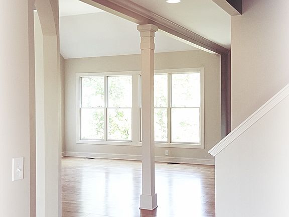 3rd image of 189 Granite Dr