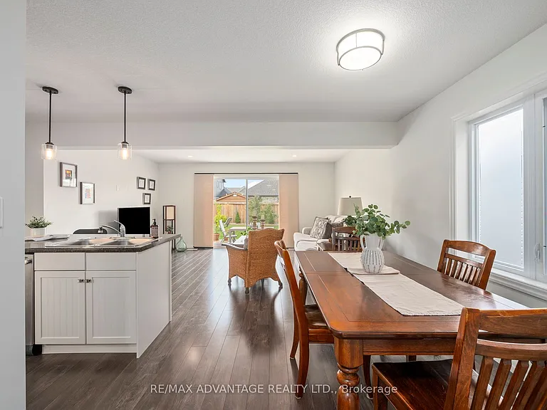 377 Beech St — Photo 6