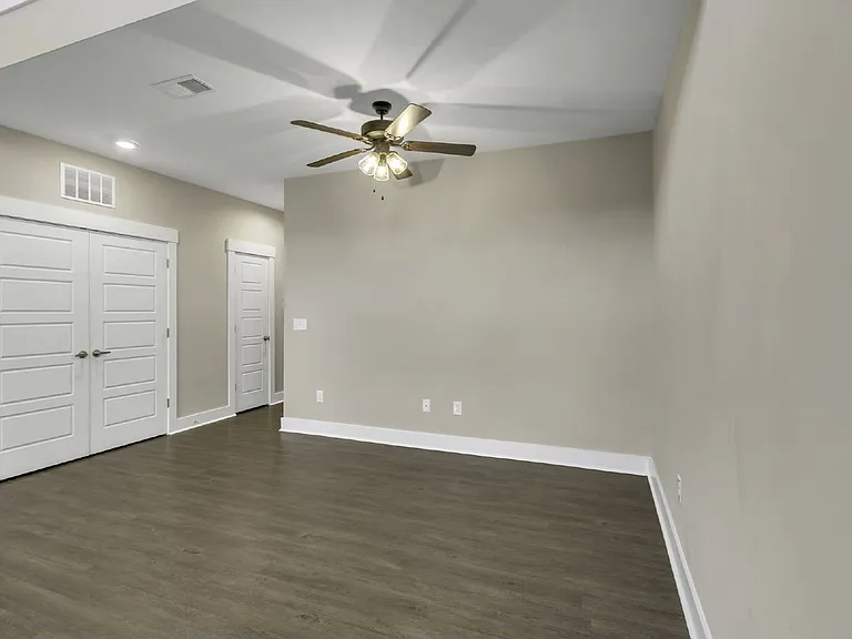 8 Tolar Rd — Photo 17