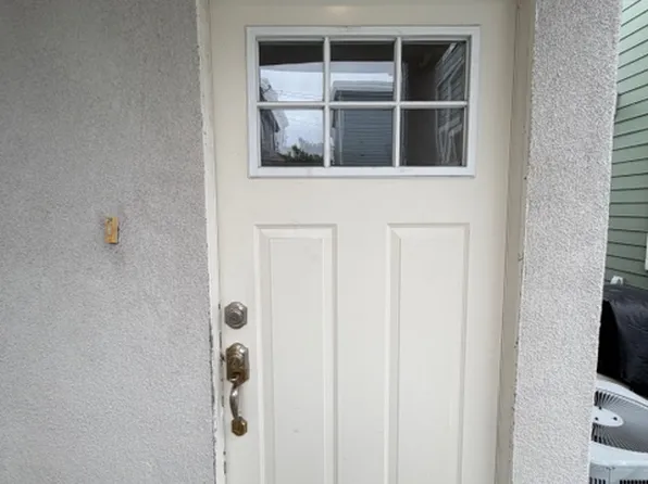 746 W 4th St, San Pedro, CA 90731