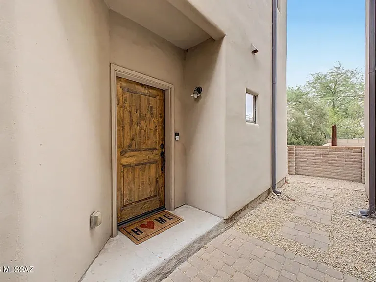4112 N Thurston Ln #100 — Photo 12