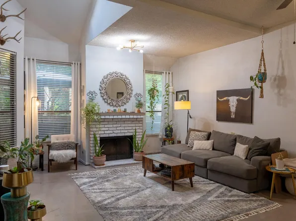 2890 Huntington Blvd APT 145, Fresno, CA 93721