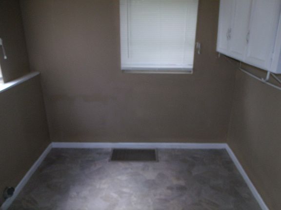 4th image of 8507 Foust Dr