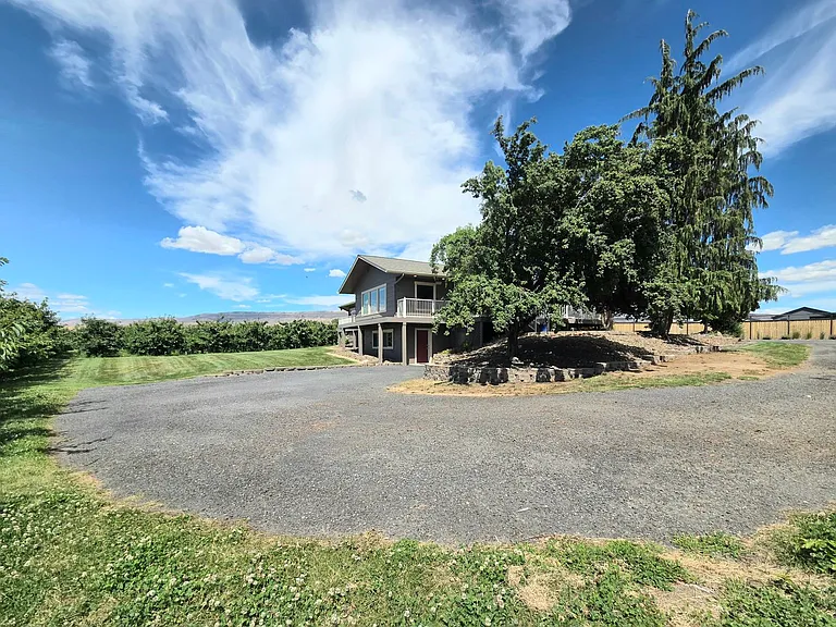 2545 6th St SE — Photo 35