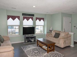 18 Remington Dr, Freehold, NJ 07728