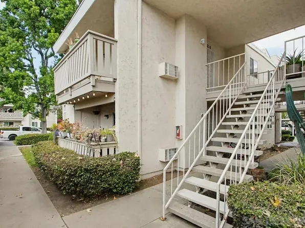512 Sandalwood Pl Unit 4, Escondido, CA 92027