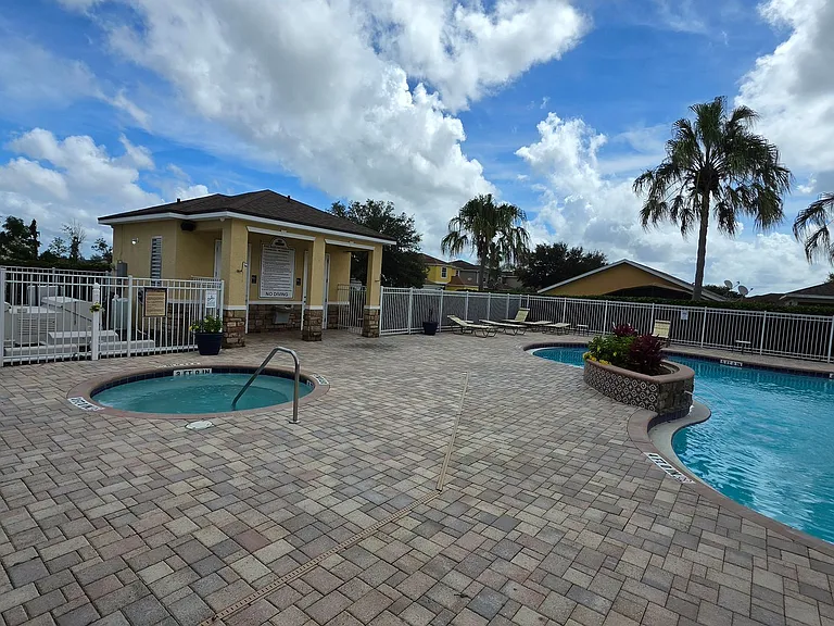 4900 NE 123rd Ln — Photo 30