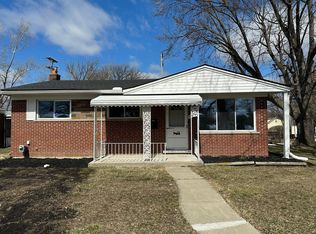 18657 Blue Island Ct, Roseville, MI 48066