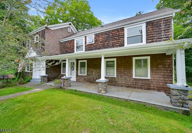 425 Powerville Rd — Photo 1