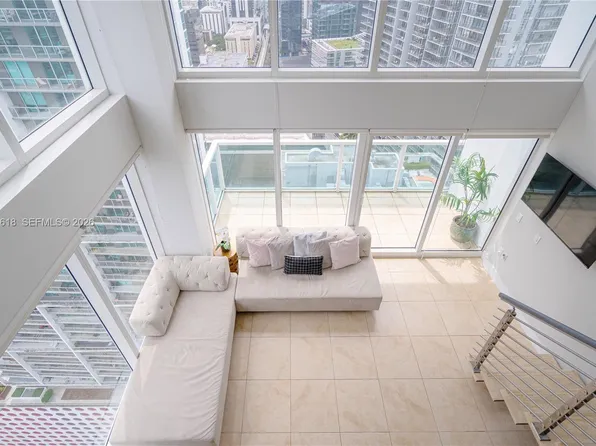 41 SE 5th St, Miami, FL